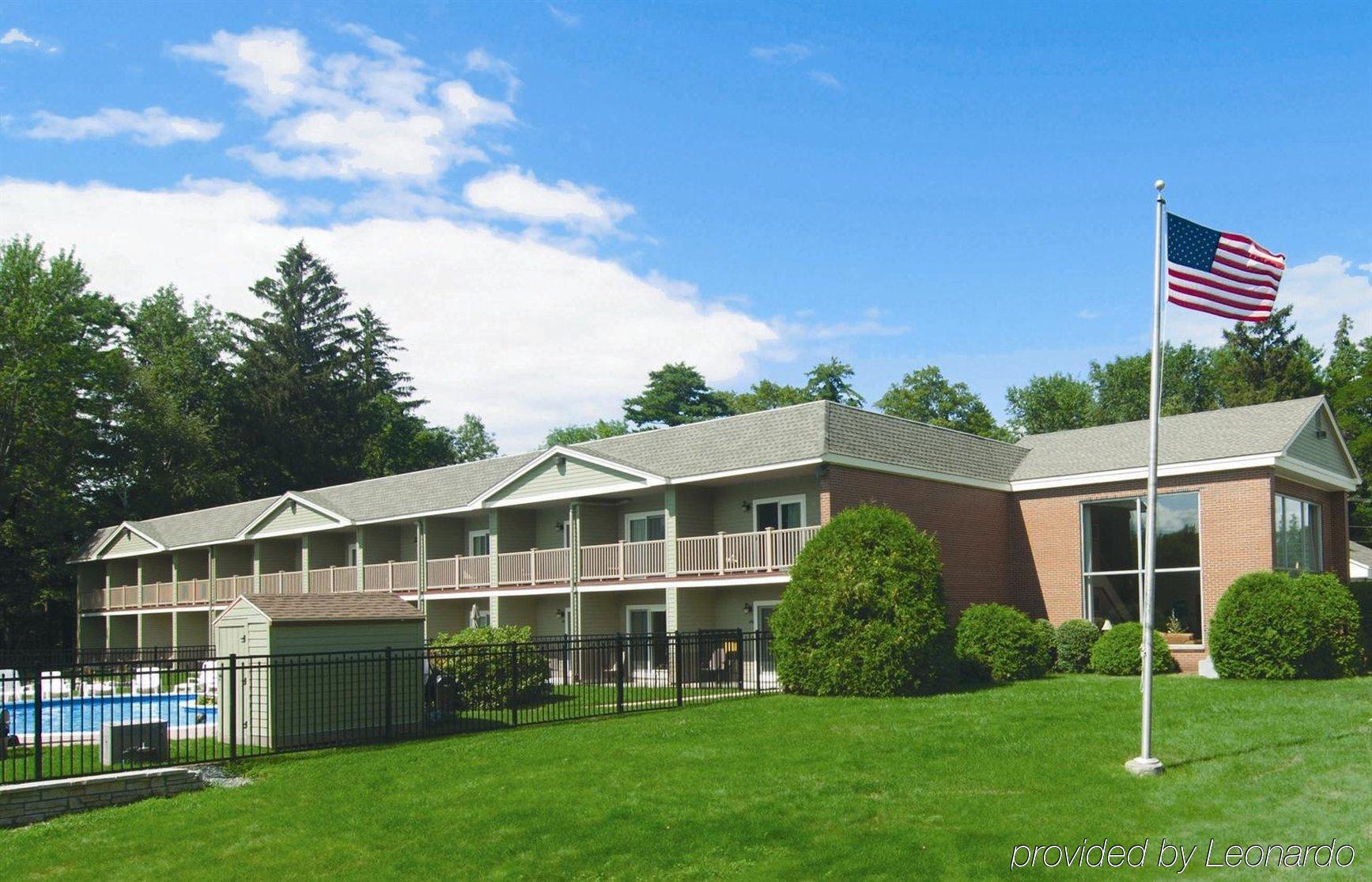 University Inn Academic Suites Orono Экстерьер фото