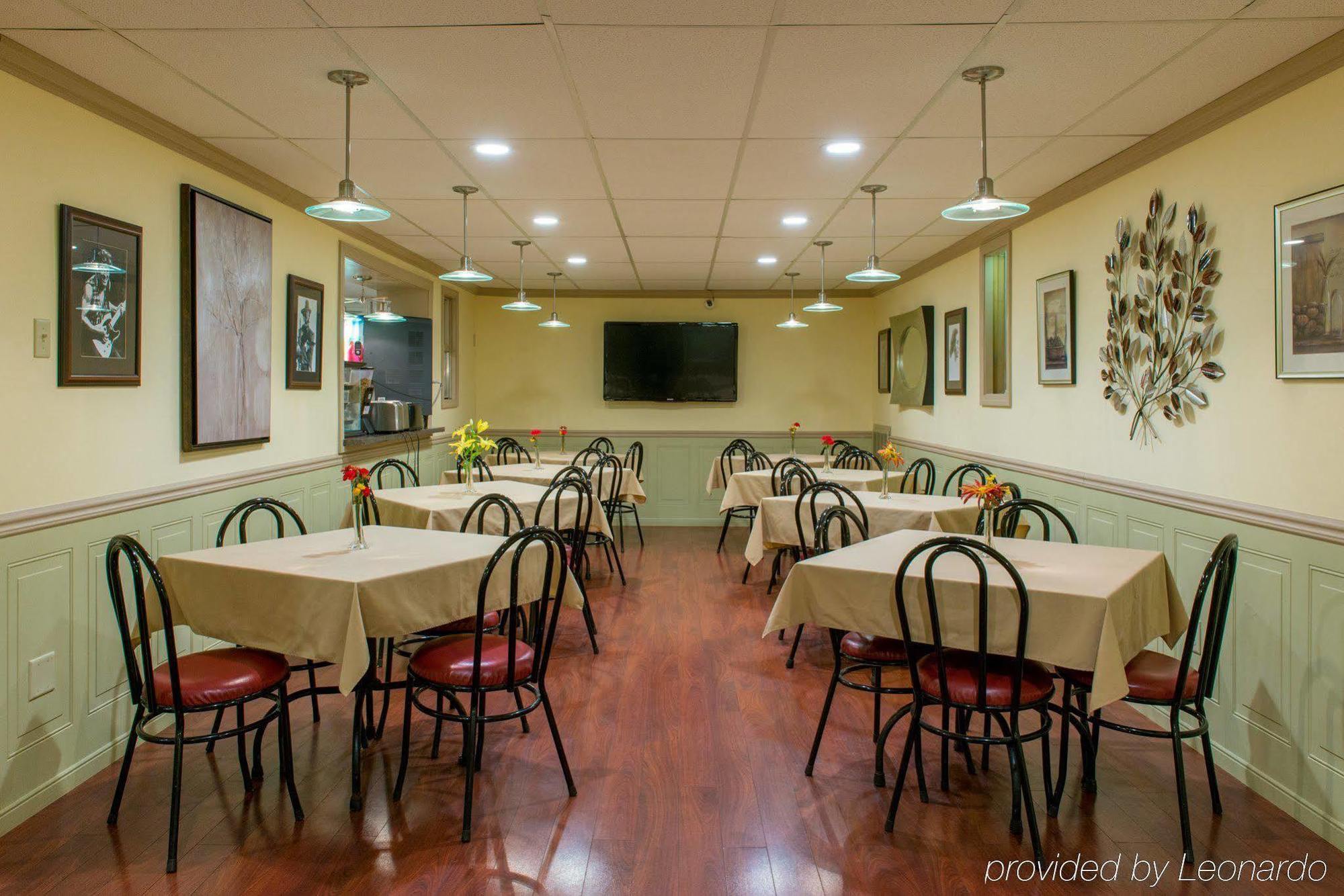 University Inn Academic Suites Orono Экстерьер фото