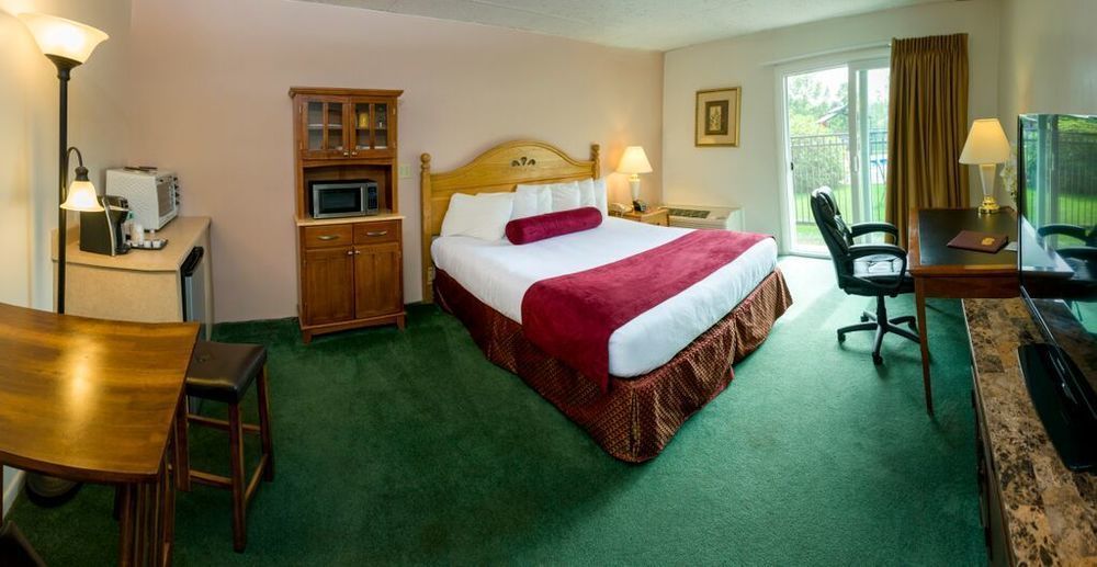 University Inn Academic Suites Orono Экстерьер фото